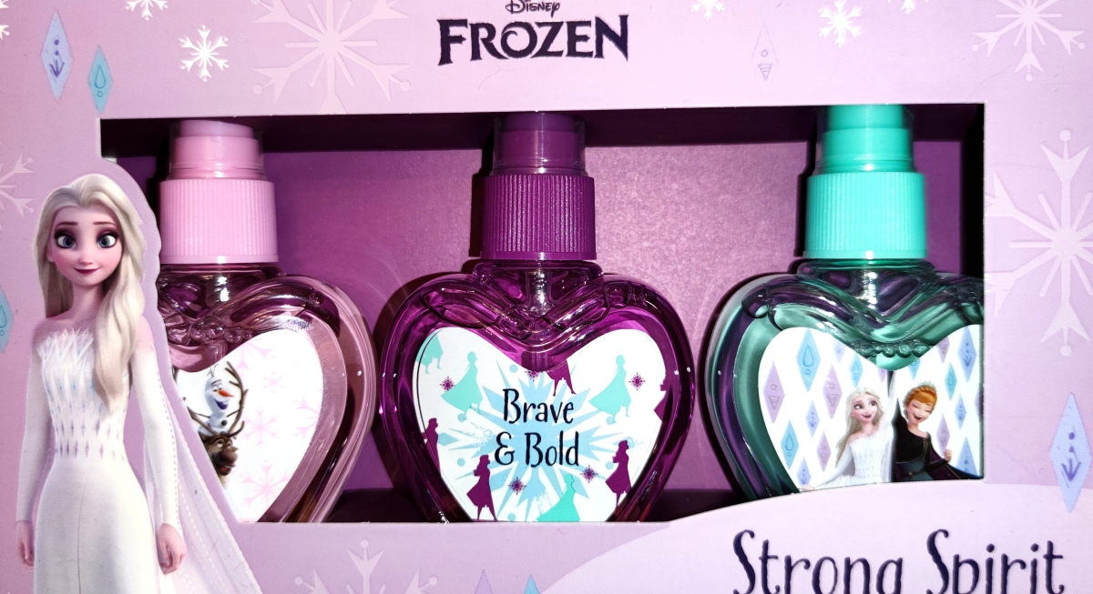 Frozen Die Eiskönigin Body und Haarset mit Bodyspray, Haarparfum und Detanglingspray zum Haare entwirren - Nahaufnahme